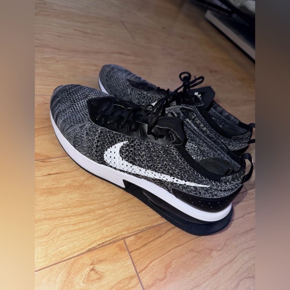 Nike Black and Gray Men's fly knit